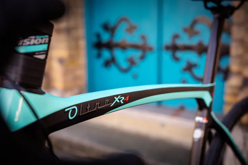 Bianchi Oltre XR4 Build with Shimano Ultegra R8000 and Vision 30 : 55cm-4